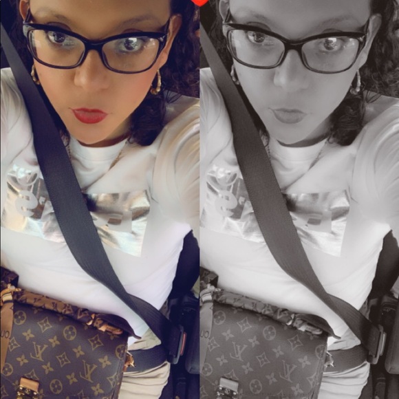 Meet your Posher, Crystal - Picture 1 of 4